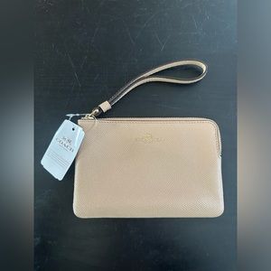 BNWT Coach wristlet